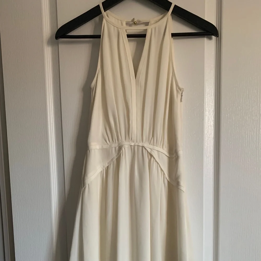 Dress - Picture 1 of 4